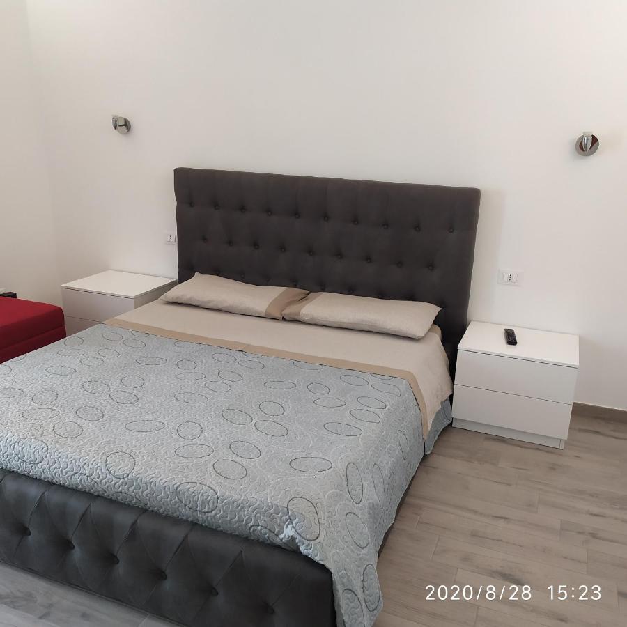 Casa Vacanze Dany Taranto Bagian luar foto