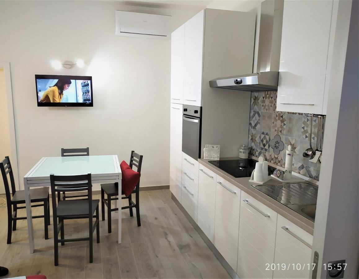 Casa Vacanze Dany Taranto Bagian luar foto